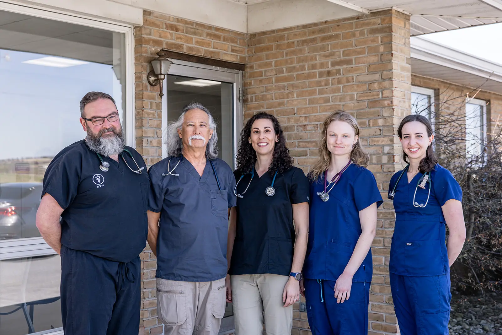 The veterinary team at Walkersville Veterinary Clinic standing outside the clinic.